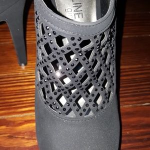 madeline girl Shoes - Black booties size 8.5M Madeline Girl madeline girl Shoes - Black booties size 8.5M Madeline Girl